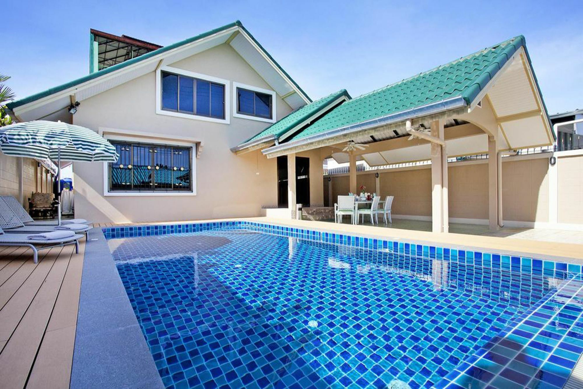 Pool Villa Tanzanite Near Walking Street Pattaya Εξωτερικό φωτογραφία